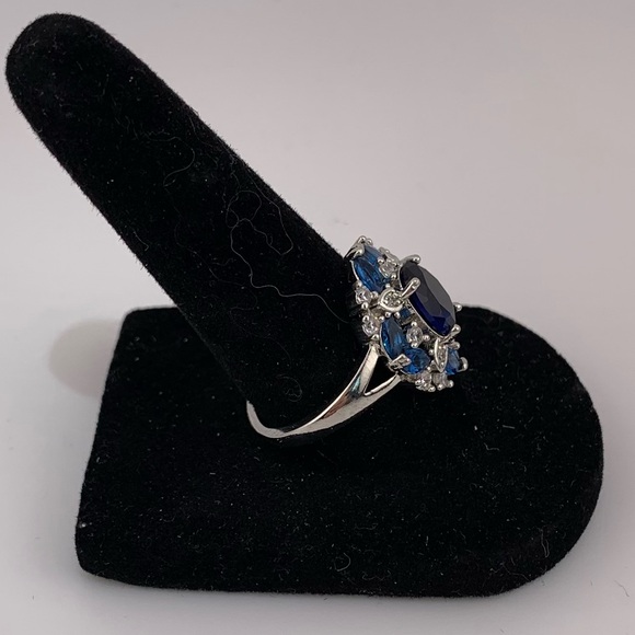 SAPPHIRE BLUE Faceted GLASS & CZ 925 SILVER COCKTAIL RING Prong Set SIZE 8.75 - Picture 10 of 11